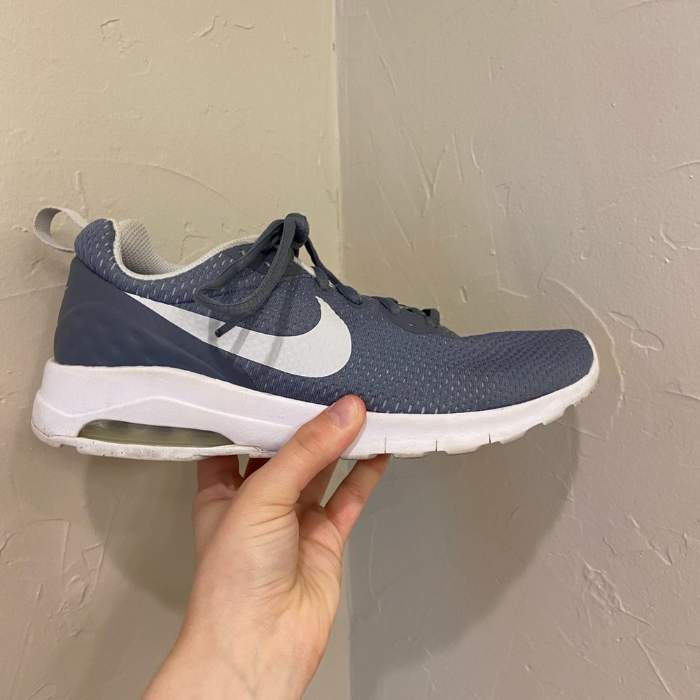 nike airs